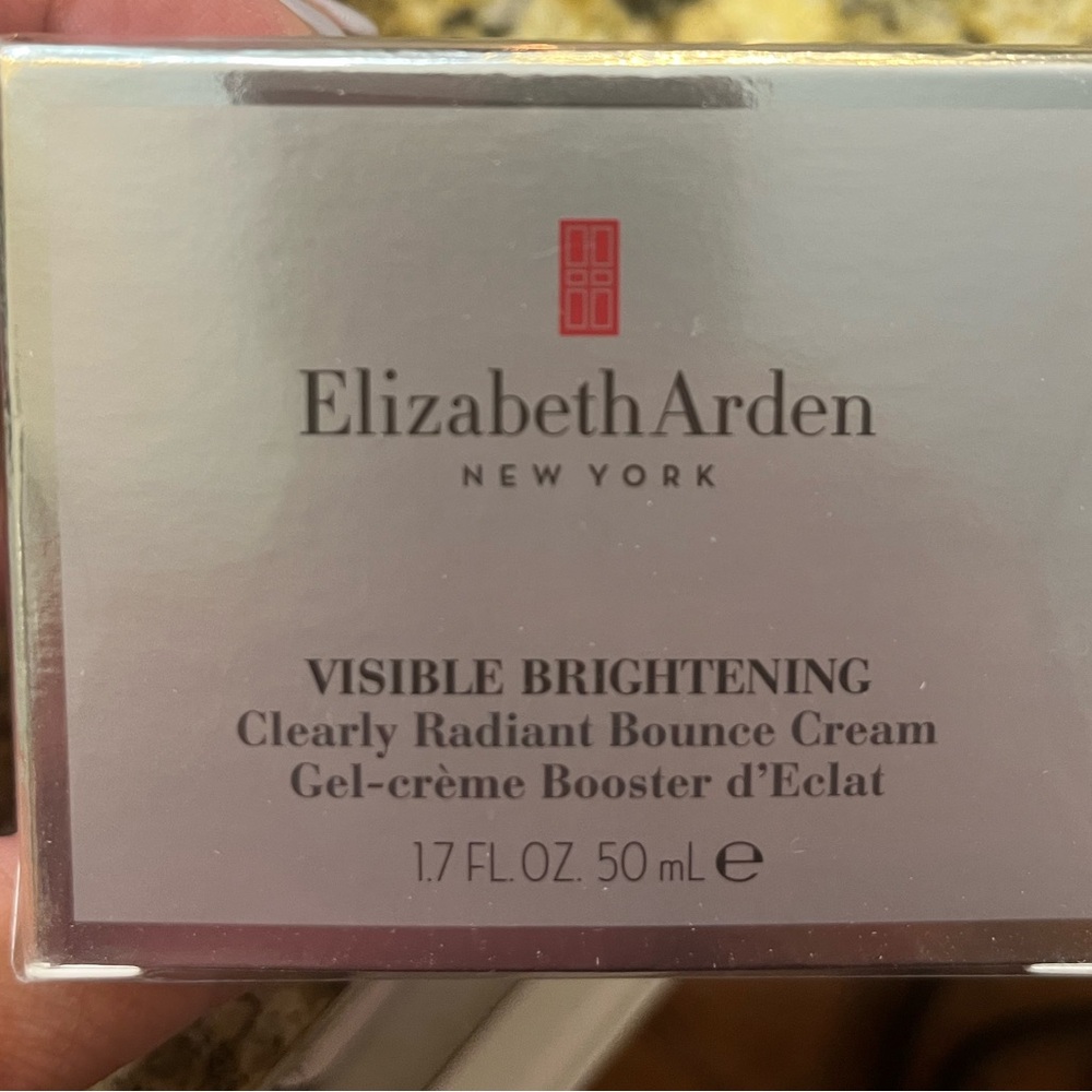 NIB(never opened) Elizabeth Arden Visible Brightening Bounce Cream 1.7 oz
